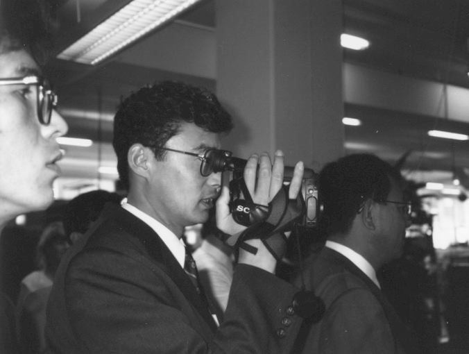 77: Bes�ksgrupp fr�n Japan (agent/f�rs�ljare), Monteringen